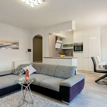 Appartamento L'aurora Luxury Zara