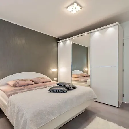 L'aurora Luxury Apartment *